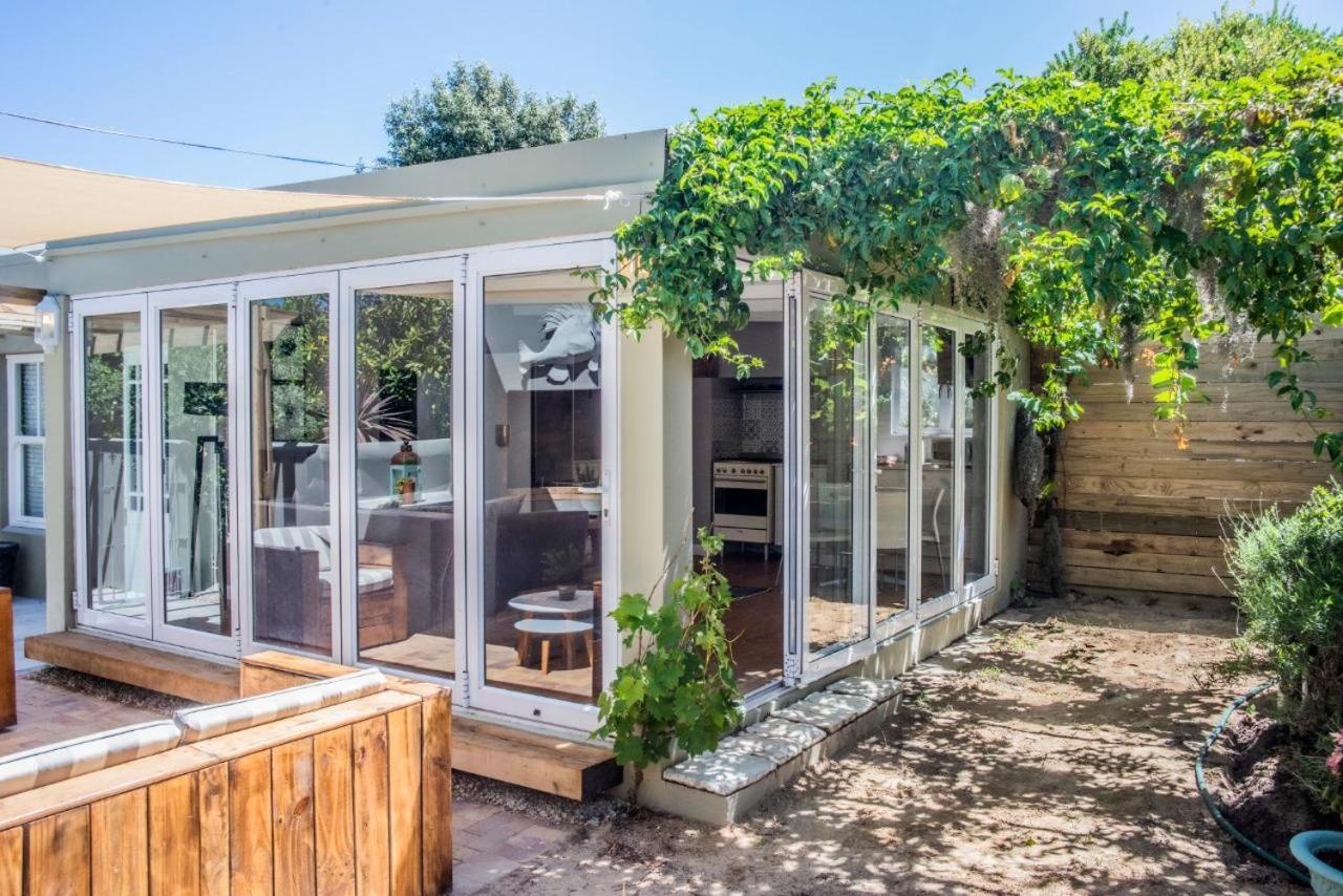 Appartement Modern Spacious With Hot Tub, Flora *