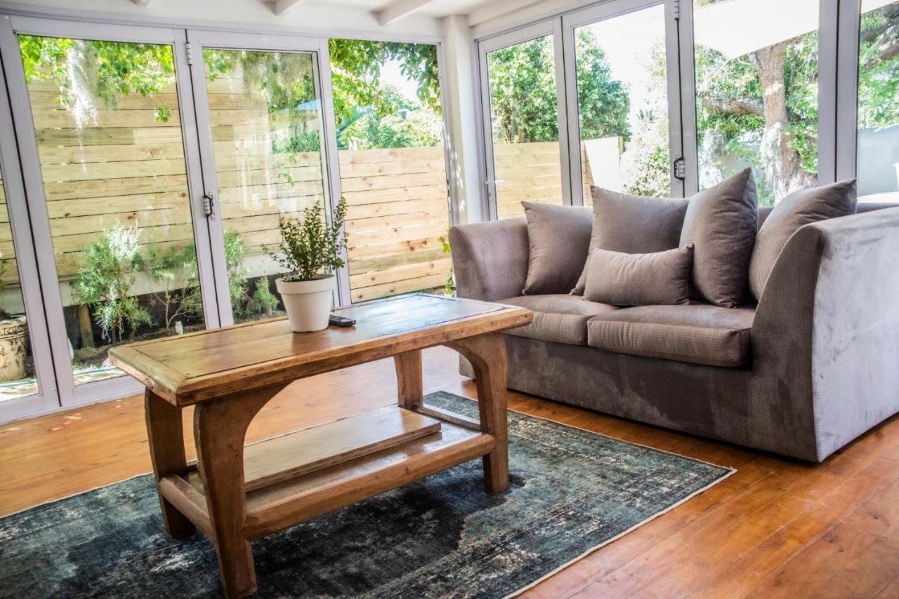 Modern Spacious With Hot Tub, Flora * Hermanus